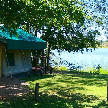 努霍夫野生动物山林小屋 Mahango 外观 照片