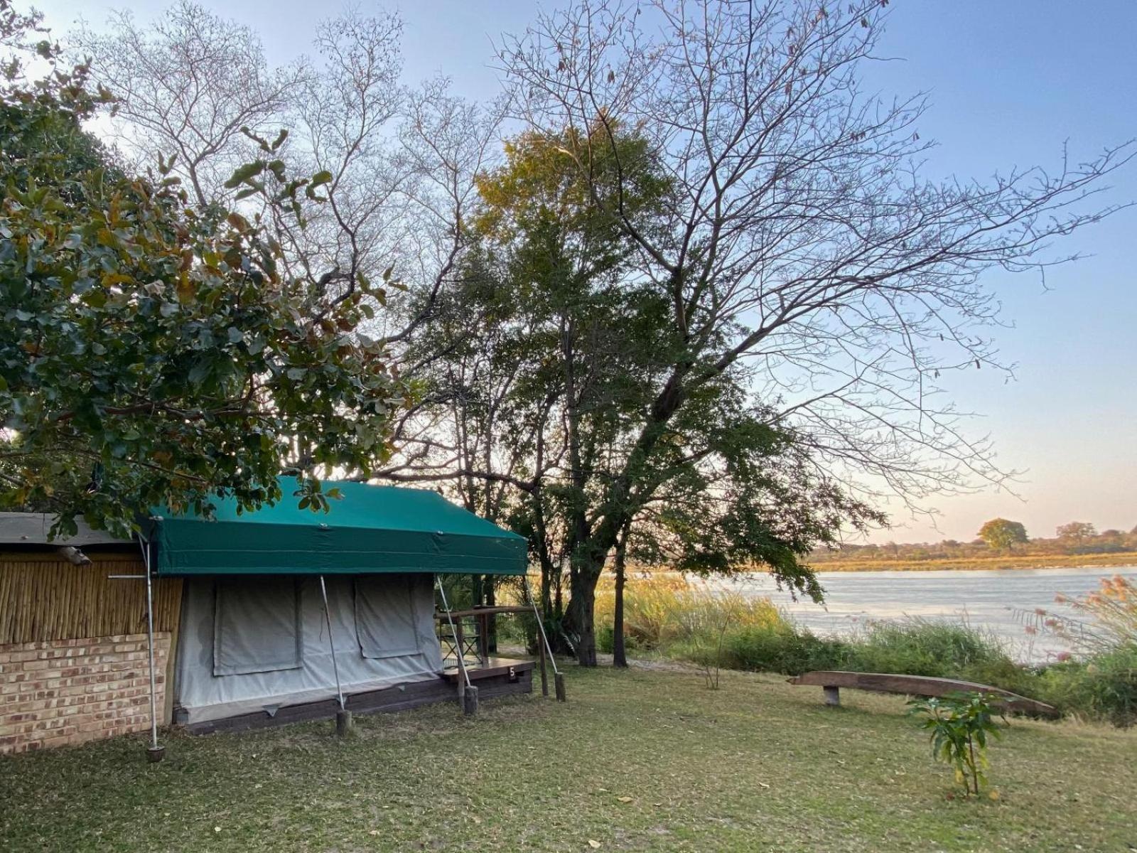 努霍夫野生动物山林小屋 Mahango 外观 照片